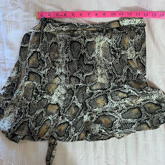 Snake Print Mini Skirt - Picture 4 of 4